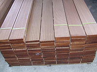 Klasický decking hrubá jemná, balené po troch kusoch